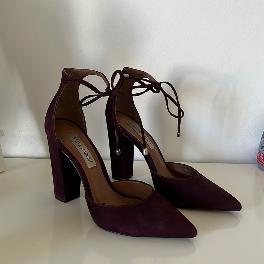 pampered steve madden burgundy heels